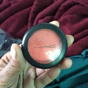 MAC cream colour base